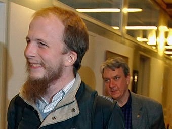 Создателя Pirate Bay продали Швеции
