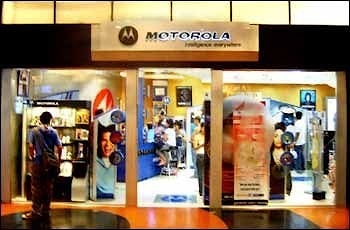 Motorola Mobility выкупает свои старые смартфоны