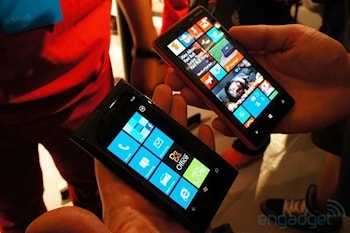 Nokia Lumia 920 и 820 поступают в продажу