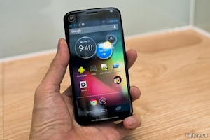 «Живые» фото нового смартфона Motorola