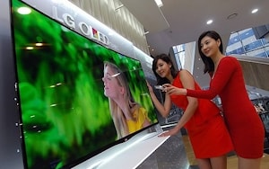 LG принимает заказы на вогнутые телевизоры за $13,500