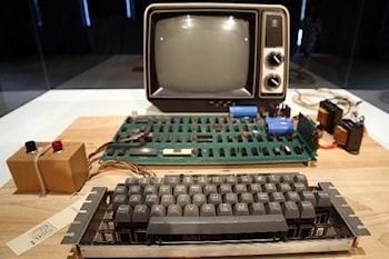 Ретро-ПК Apple I был продан за $387 тысяч