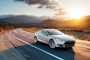 Tesla Model S получит автопилот