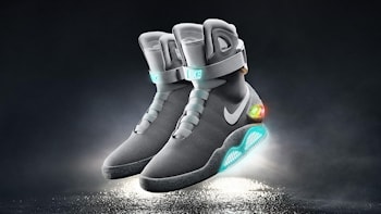 Nike сделала самозашнуровывающиеся кроссовки