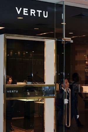 Гонконгская Godin Holdings приобрела Vertu