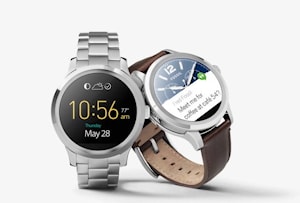 В Google Play появились смарт-часы Fossil Q Founder