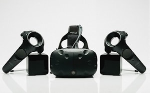 HTC готовит к релизу VR-устройство Vive