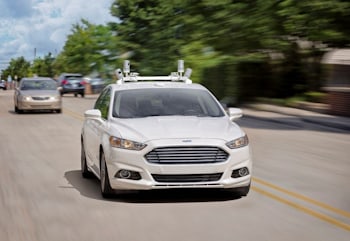 Ford Motor готовит умный автомобиль без педалей и руля