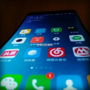 Фотографии изогнутого смартфона Xiaomi
