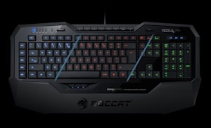 Игровая клавиатура с регулируемой подсветкой Roccat Isku FX  