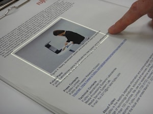 Fujitsu показала интерактивный бумажный лист  
