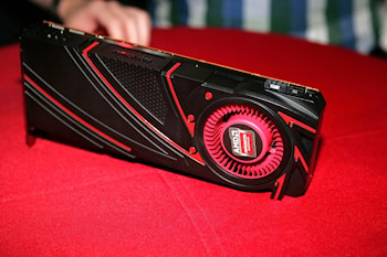 ASUS представила видеокарты R9 290X и R9 290 DirectCU II  
