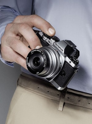 Камера Olympus OM-D E-M10: классический дизайн, компактность и высокое качество снимков  