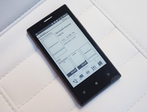 InkPhone: смартфон с экраном E Ink  