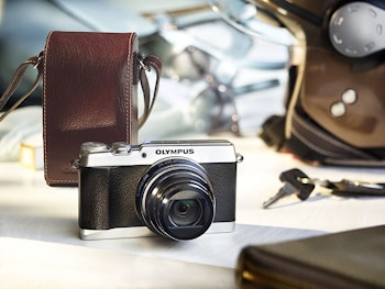 Камера Olympus Stylus SH-1: воплощение великолепного дизайна и уникальных технологий  