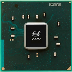 Intel продемонстрировала 8-ми ядерный чип для настольных PC  