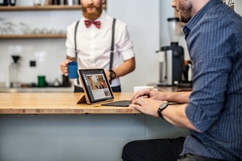 Линейка клавиатур для iPad Air 2 от Logitech  