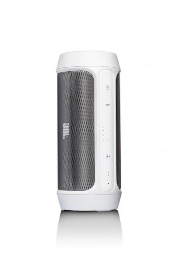Harman JBL Charge 2: портативная акустика с возможностями зарядного устройства  