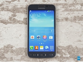 Samsung Galaxy J1 SM-J100 «позирует» на фото  