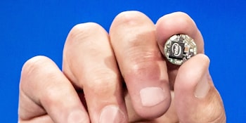 Intel Curie – модуль для носимых устройств  