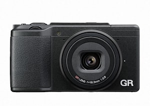 GR II – качественная компакт-камера от Ricoh  