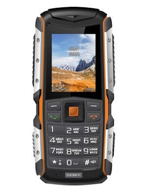 teXet TM-513R: телефон с очень долгим временем автономной работы  