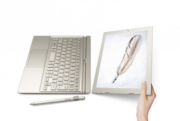 Гибридный планшет Toshiba dynaPad с качественным стилусом  
