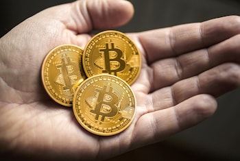 Суета вокруг биткойна  