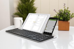 Logitech K780: универсальная клавиатура для мобильных гаджетов  