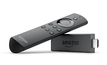Amazon Fire TV Stick и пульт ДУ с голосовым помощником Alexa  