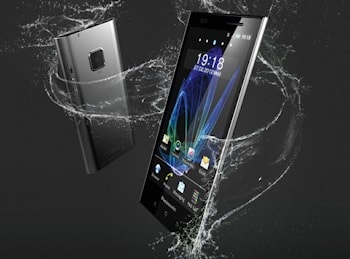 Panasonic ELUGA - уже в европейской продаже  
