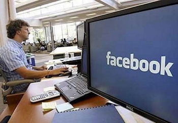 С чего богатеет Facebook?  