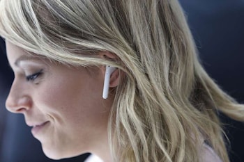 Злоключения AirPods… А стоит ли ждать?  