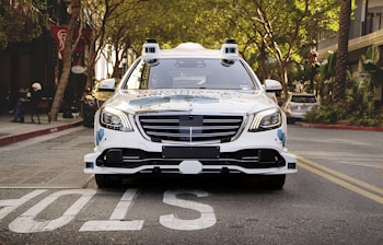 Платформа от Daimler Mobility AG позволяет каршеринговым сервисам органично интегрировать беспилотные автомобили в свой автопарк  