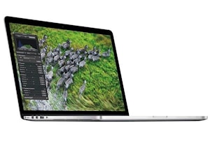 15” ноутбук MacBook Pro с дисплеем Retina  