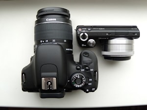 Беззеркальная цифровая фотокамера Sony Alpha NEX-5N  