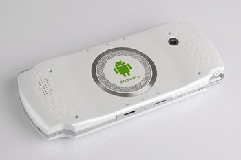 Портативная консоль JXD S602 на Android стоит $65  